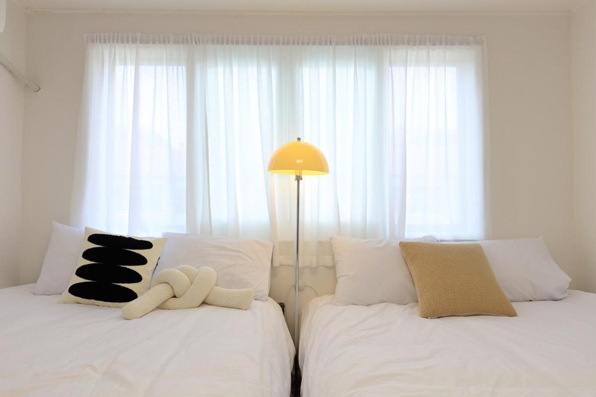 Villa 5min Hongdae, Sangsu St, Late Check Out *