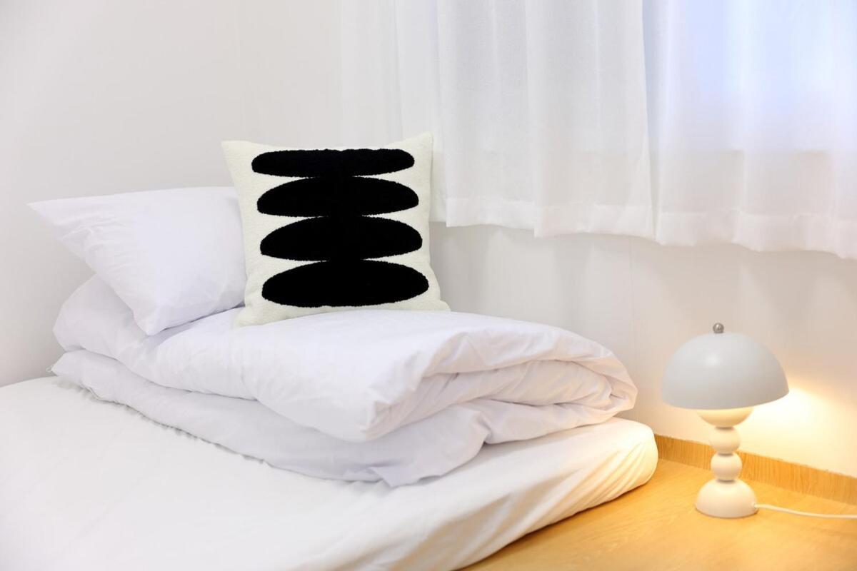 5min Hongdae, Sangsu St, Late Check Out Villa