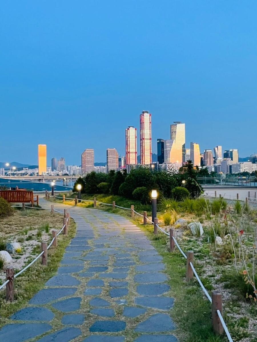 5min Hongdae, Sangsu St, Late Check Out Villa *